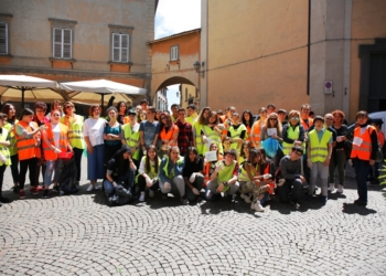 “Non mandiamo il fumo il pianeta”, gli studenti dell’IISACP hanno raccolto centinaia di mozziconi