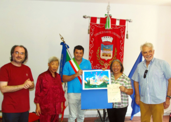 Il pittore Stefano Simoni e l’UniTre premiano i musicisti di Castel Viscardo