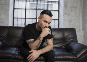 Nek sul palco del Mancinelli con “Il mio gioco preferito”