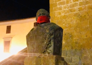 No alla censura, CasaPound imbavaglia le statue in oltre cento città italiane