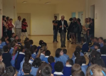 Plastic Free, il Comune di Fabro distribuisce borracce di alluminio nelle scuole