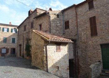 Parrano lancia trasporto gratuito per andare al mercato