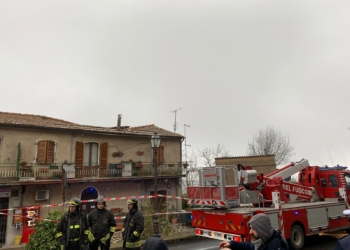 Tetto crollato, a Porano interdetto il traffico tra via Neri e Piazza Garibaldi per mezzi superiori a 3,5 t