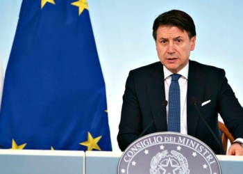 Coronavirus, negozi e locali chiusi dappertutto fino al 25 marzo. Garantiti servizi essenziali, alimentari e farmacie.