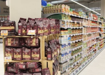 Coop e Superconti aderiscono alla richiesta del Governo e potenziano i buoni spesa per le famiglie in difficoltà