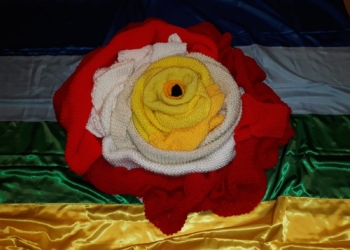 Narni, ai tempi del coronavirus nella sciarpa dell’accoglienza nasce una rosa