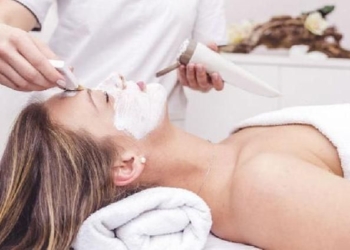 Covid-19, la rabbia delle Estetiste: “Non siamo strappa peli ma imprenditrici. Stop all’abusivismo”