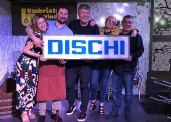 La storica insegna de “La Casa del Disco” all’asta per il Santa Maria della Stella