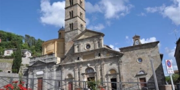 Per il Corpus Domini un quadro floreale sul sagrato di Santa Cristina