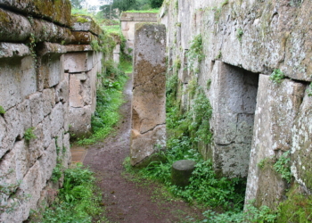 Riapre alla Necropoli l’antiquarium “Mario Bizzarri”. Al Museo archeologico nazionale si presenta libro sugli Etruschi.
