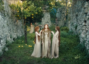 L’haute couture Dior in un suggestivo corto di Matteo Garrone nel Bosco del Sasseto