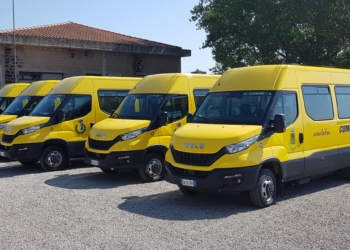 Cinque nuovi scuolabus a metano a beneficio dei Comuni di Montegabbione, Monteleone d’Orvieto e Parrano