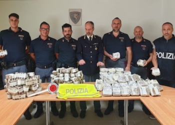 Brillante operazione della Polstrada di Orvieto, sequestrato hashish per un milione di euro. In manette 2 romani