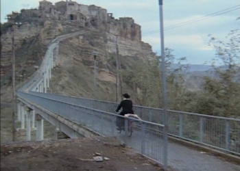 Il ponte di Civita di Bagnoregio sarà intitolato a Sordi e Fellini