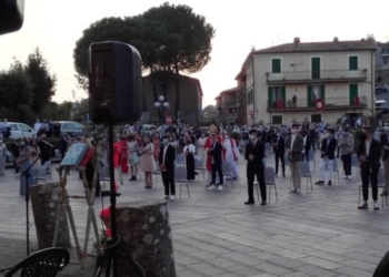 Celebrata la cresima sul sagrato della Basilica del Santo Sepolcro
