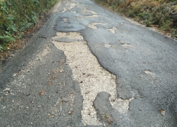 Strada dissestata a Canonica e San Quirico, gruppo consiliare del Pd interroga il sindaco