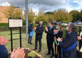 VIDEO – Cerimonia di intitolazione piazzale polo scolastico di Ciconia al Sovrintendente della Polizia di Stato Emanuele Petri