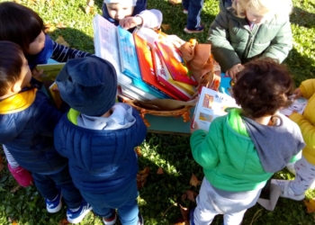 Covid non ferma “Leggimi presto”, consegnati i libri all’asilo nido “Il cerchio magico”