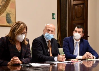 Coronavirus, presentato piano di salvaguardia: picco di ricoveri entro il mese di dicembre