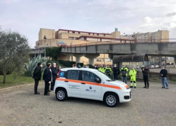 Consegnata al Santa Maria della Stella l’auto per il trasporto di sangue e liquidi biologici donata dall’Associazione Covid-19
