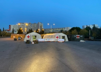 Pronto ad ospitare pazienti l’ospedale militare da campo al Santa Maria della Misericordia