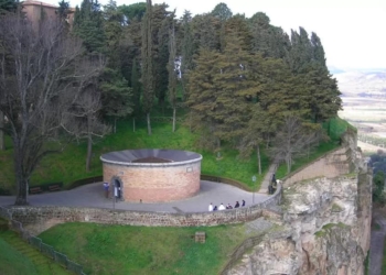 Pozzo San Patrizio chiuso ai visitatori, al via lo smontaggio del cantiere