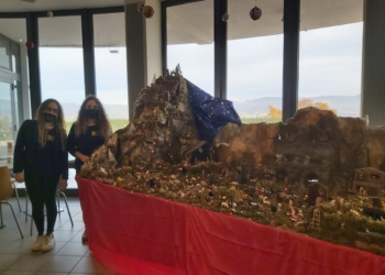 A Terrazza Farnese il presepe gigante e sui social la sfida a colpi di like sull’albero di Natale più bello