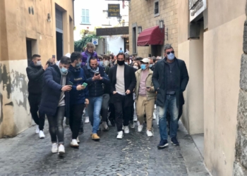 L’ex Capitano della Roma Francesco Totti a spasso per Orvieto e pranzo di lavoro con Lucarelli