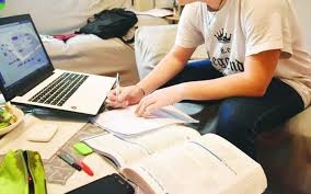 Scuola, fino al 23 gennaio didattica a distanza 100% per le Superiori