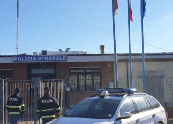Donna in stato confusionale in unarea di sosta lungo lA1 tra Fabro e Orvieto, soccorsa dagli agenti della Stradale