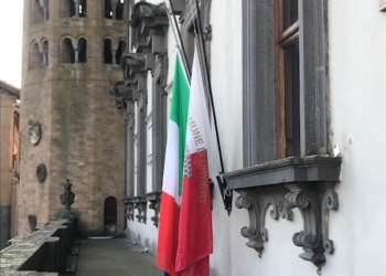 Bandiere a mezz’asta al Comune di Orvieto per la prima commemorazione nazionale per le vittime del Covid