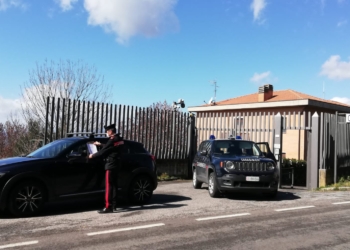 Uccide la moglie a Napoli, fugge per 350 chilometri e poi si costituisce ai Carabinieri a Montegabbione