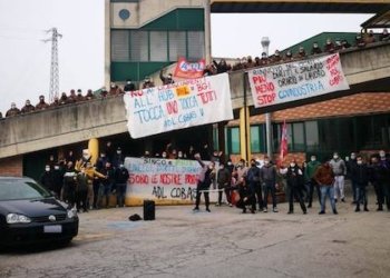 “Se toccano uno, toccano tutti”. Cobas Lavoro Privato condanna le misure che colpiscono i lavoratori della logistica