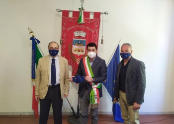 Progetto “Decoro della bandiera”: donata dall’Ancri al Comune di Castel Viscardo nuova bandiera Tricolore e Europea