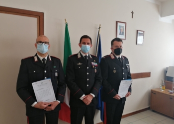 Salvarono uomo con intenzioni suicide, il comandante provinciale dei Carabinieri di Terni premia due militari