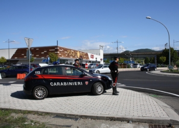 Positivo al Covid in giro per strada in stato confusionale, denunciato dai Carabinieri commerciante orvietano
