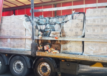 Tir carico di detersivi in fiamme sull’Autostrada tra Attigliano e Orte, lievi rallentamenti