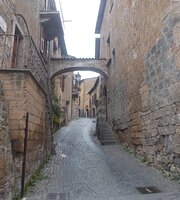 Chiusura temporanea al transito veicolare di Via del Caccia per rifacimento comignolo