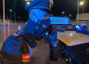 Movida notturna, controlli serrati dei Carabinieri: denunciati 2 ventenni trovati in possesso di 3 coltelli