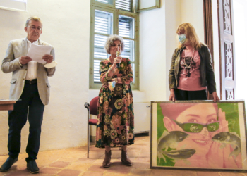 La scrittrice Laura Ricci sul podio al “Premio Piccinelli” di Magliano Alfieri