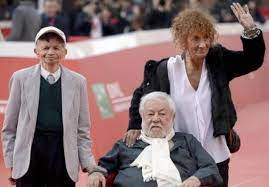 “Come è ancora umano Lei: caro Fantozzi”.  Anna Mazzamauro sul palco del Teatro Boni