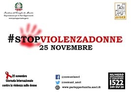 25 novembre: facciata del Comune illuminata di rosso e 100 palloncini rossi per le vittime di violenza e femminicidio