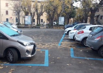 Brutta disavventura per un romano, bloccato in auto 2 ore nel parcheggio di Piazza Angelo da Orvieto