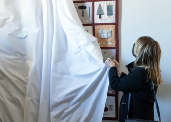 Svelato lo stendardo in patchwork raffigurante la riproduzione della Tavola delle Arti e Mestieri di Orvieto del 1602