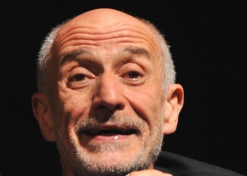 Beppe Servillo protagonista dell’Histoire du Soldat al Teatro del Carmine