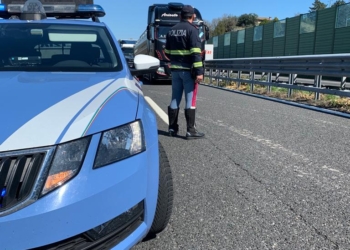Rimane coinvolto in un incidente in autostrada, si trattava di un pluripregiudicato. Arrestato dalla Stradale