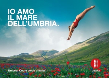 “Io amo il mare dell’Umbria”. Al via la campagna promozionale dell’Umbria firmata da Armando Testa