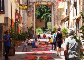 Torna a Bolsena la tradizionale infiorata del Corpus Domini