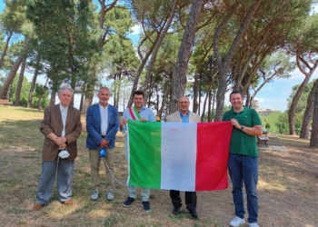 “Progetto decoro delle bandiere” donate alle scuole di Castel Viscardo la bandiera italiana e quella europea