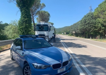 Legalità nel settore del trasporto di merci pericolose: giro di vite della Polizia in tutta la Provincia